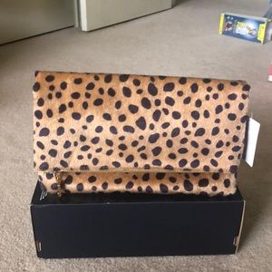 Leopard clutch